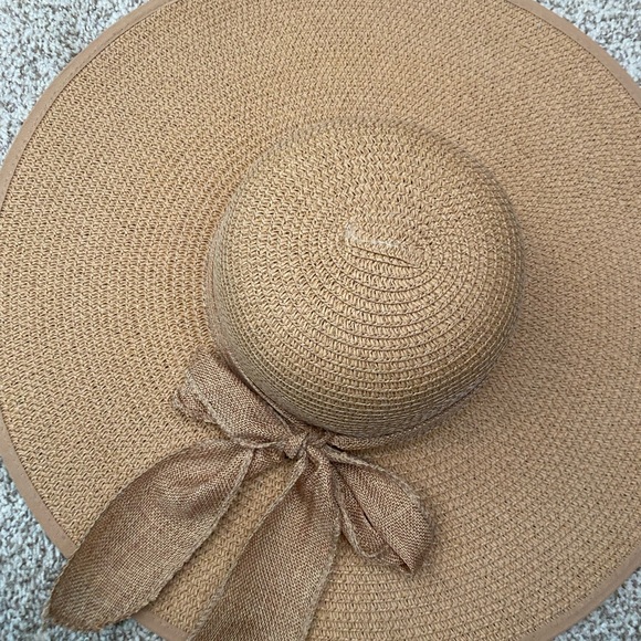 Beach hat new without tags - Picture 3 of 6